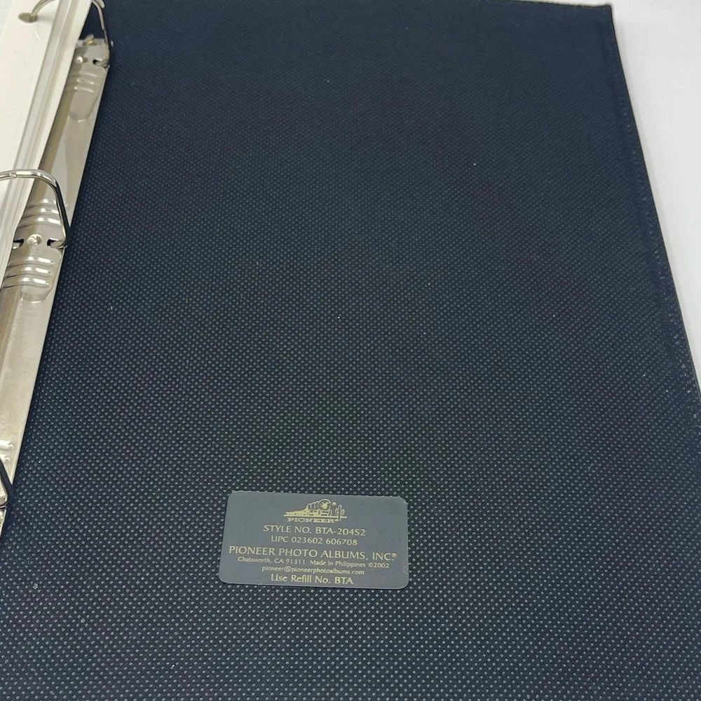 Pioneer: Black Bonded Leather D-Ring VTG 408 (4”x6”) Photo Album w/ Memo Column